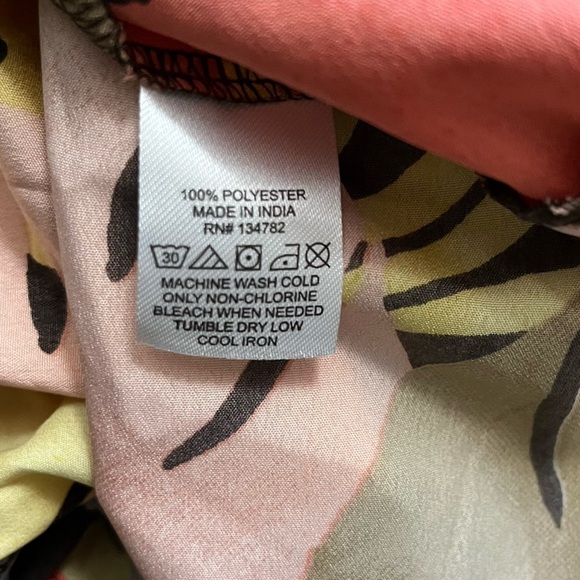 FLORAL DRESS SIZE SMALL - Picture 6 of 6